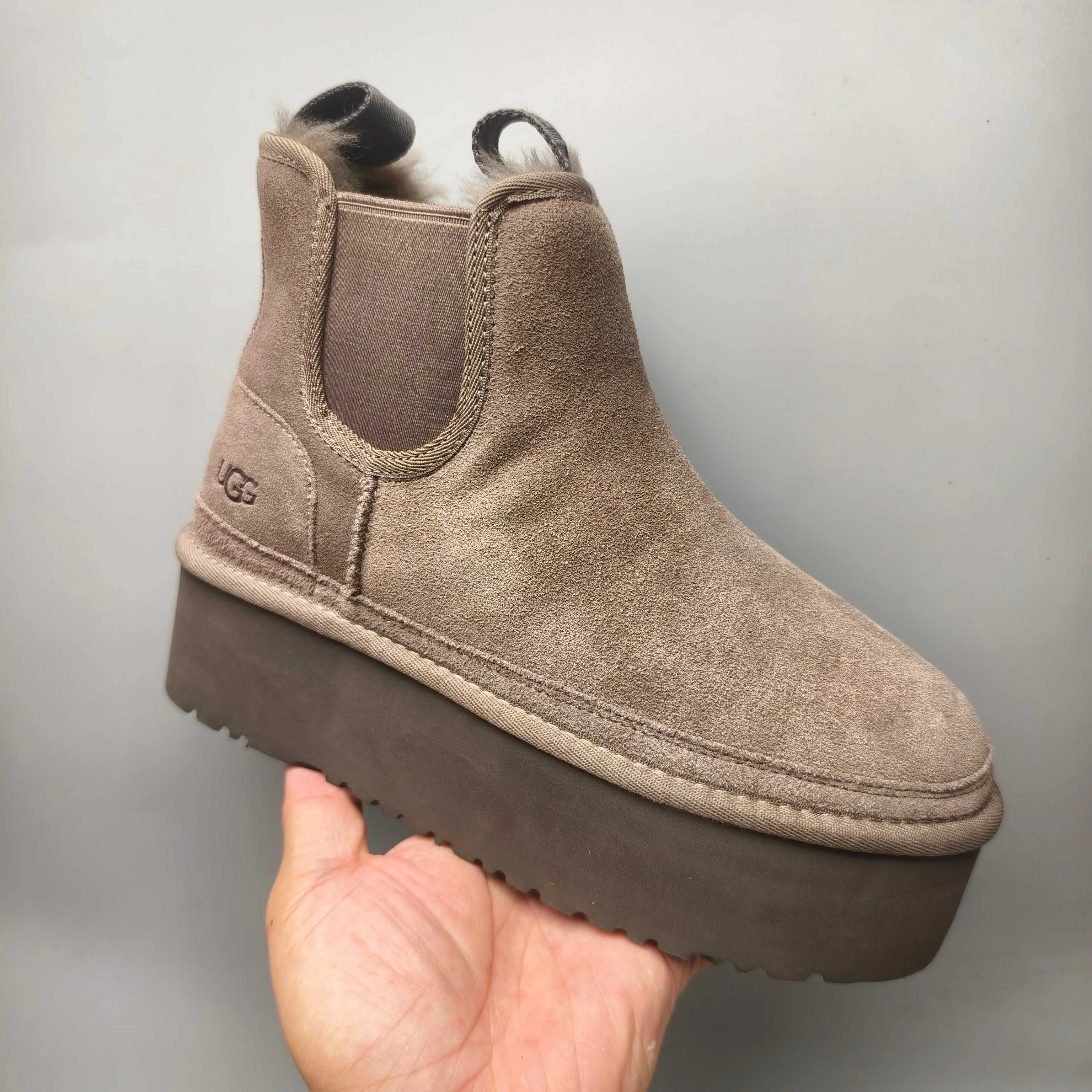 💰560 UGG sheepskin all-in-one snow boots Chelsea boots UGG 4526 Autumn and winter new women's casual and comfortable thick-soled Chelsea fashion boots star same style 1134526 Color: black maroon gray Size: 35-40